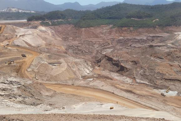 Samarco terá que pagar R$1 milhão por atraso em retirada de rejeitos