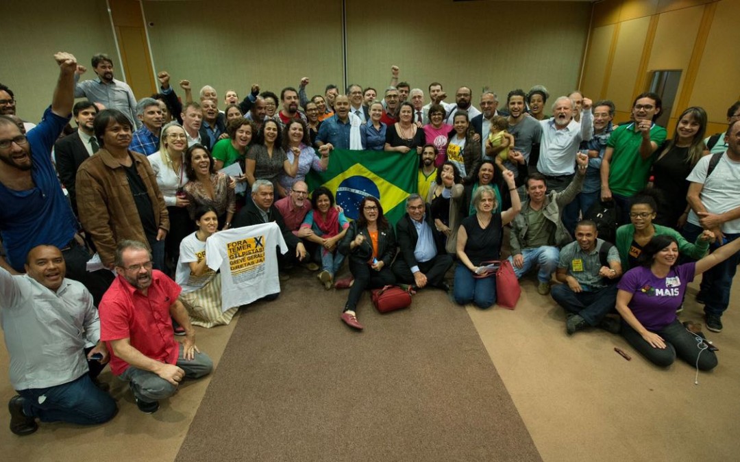 Frente Ampla Nacional pelas Diretas Já é criada em Brasília