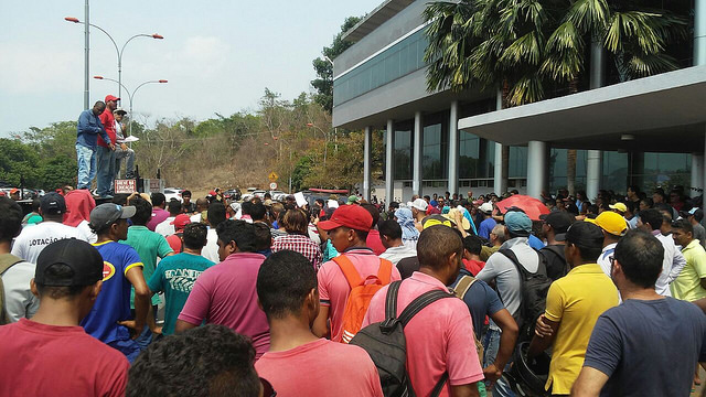 Prédio da prefeitura de Parauapebas (PA) é ocupado por manifestantes