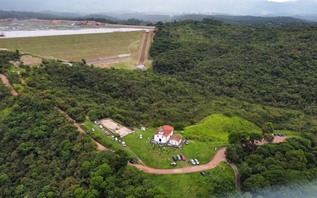 Dossiê-denúncia aponta violações de direitos humanos em regiões mineradas da Serra do Caraça (MG)