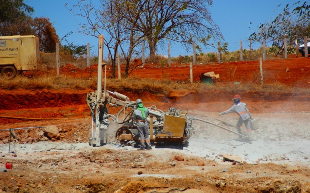 Comunidades campesinas em Caetité, na Bahia, sofrem graves danos com explosões da FIOL